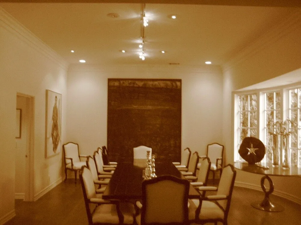 Reliable electrician providing circuit breaker repair in Tarzana, CA - EL Electric