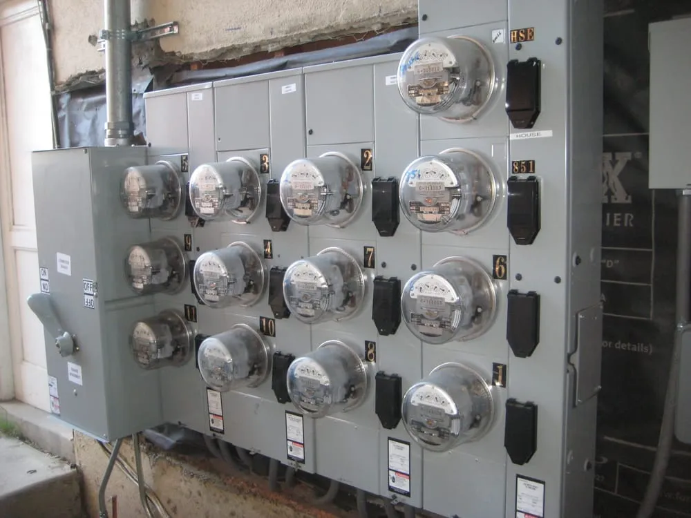 Expert lighting installation service in Tarzana, CA - EL Electric