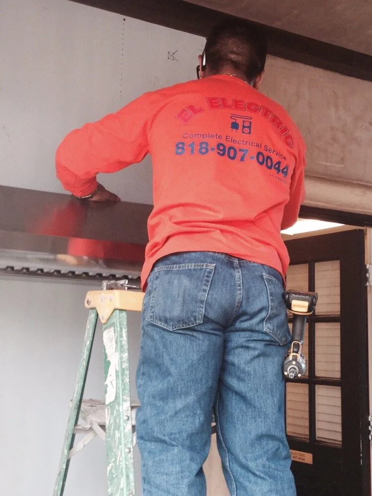 Affordable circuit breaker repair experts serving Tarzana, CA - EL Electric