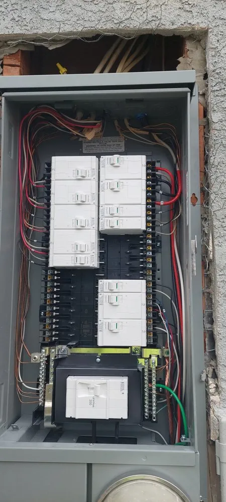 Slide of El Rayo Electric