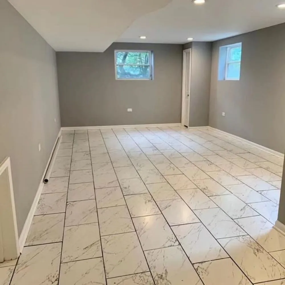 Certified electrician providing emergency electrical service in , 