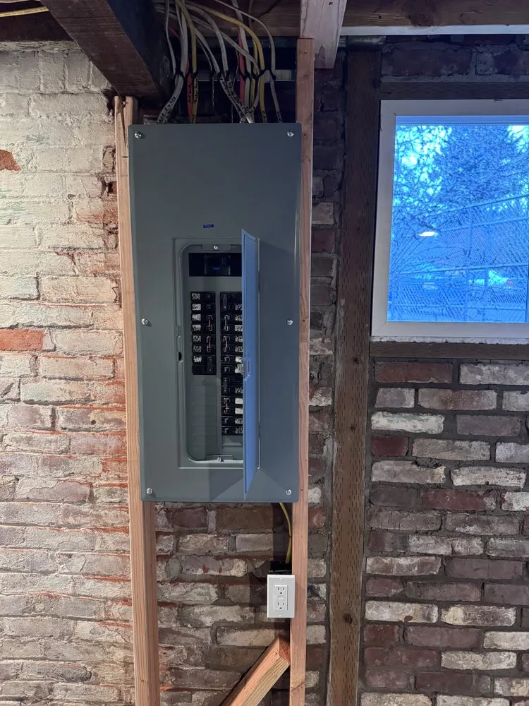 Slide of Elc Group Contractor