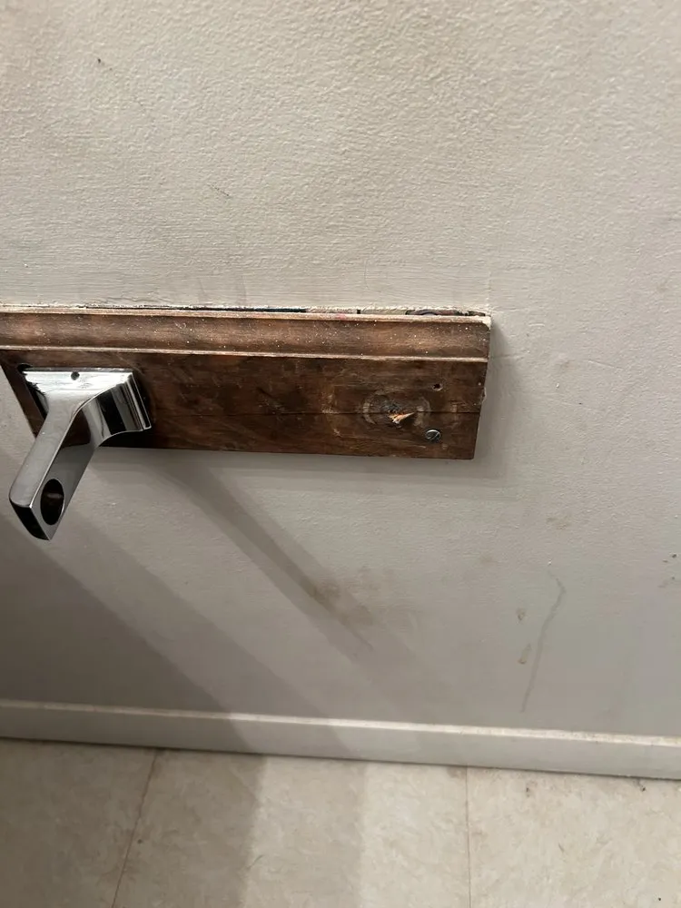 Licensed electrician providing electrical repair in ,