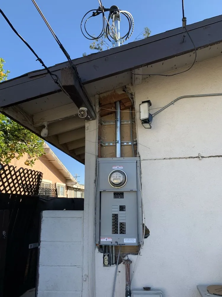 Certified outlet and switch repair service in San Fernando Valley, CA - Elecristian Electric