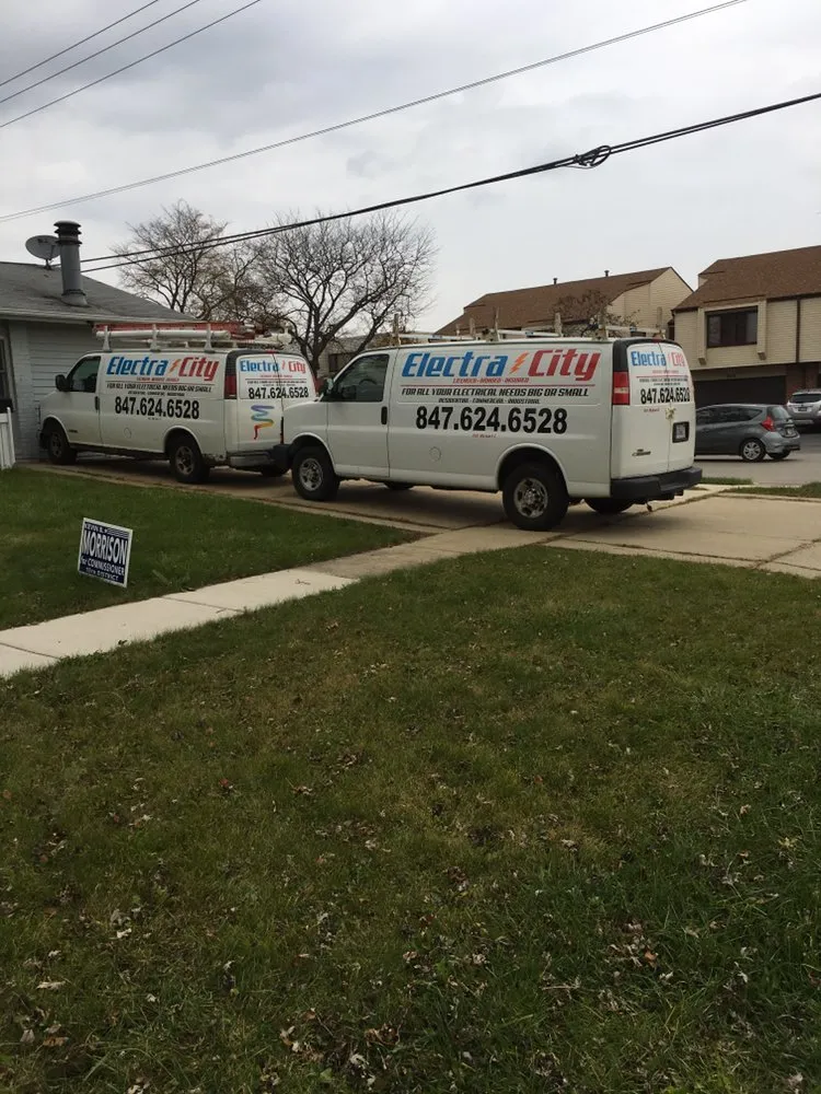 Reliable electrician providing emergency electrical service in , 
