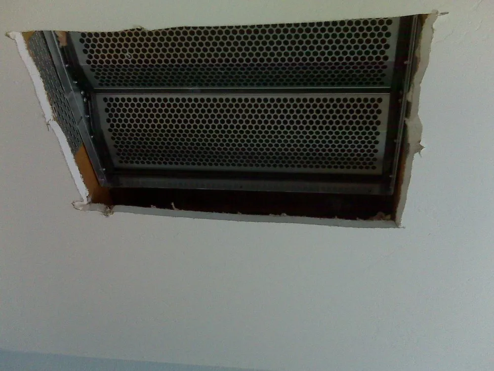 Licensed emergency electrical service in Mission Viejo, CA by Electreecity Contractors & Design