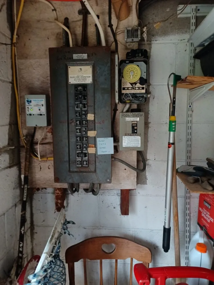 Slide of Electri-Tech