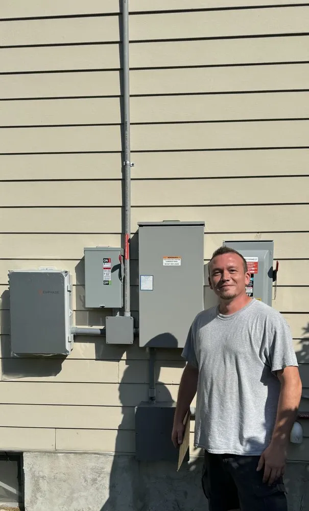 Expert electrician providing circuit breaker repair in Newtown Square, PA - Electric Aid