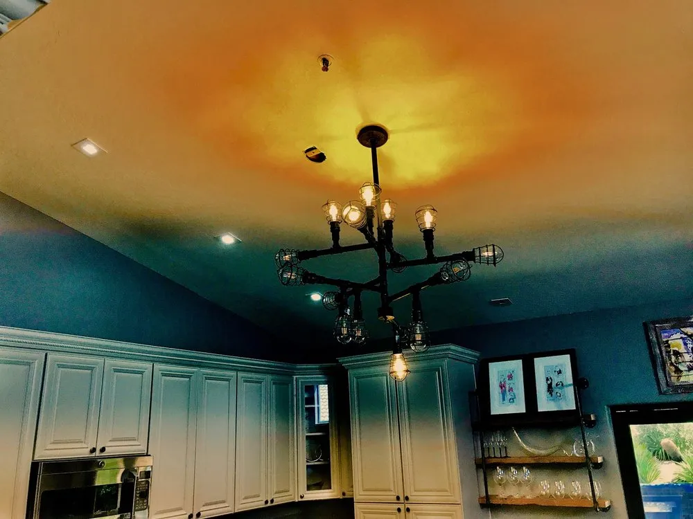 Emergency electrician providing lighting installation in , 