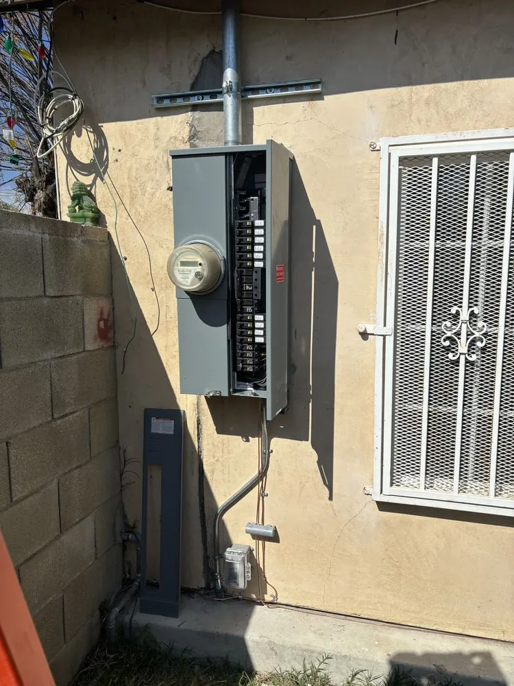 Slide of Electric Elite