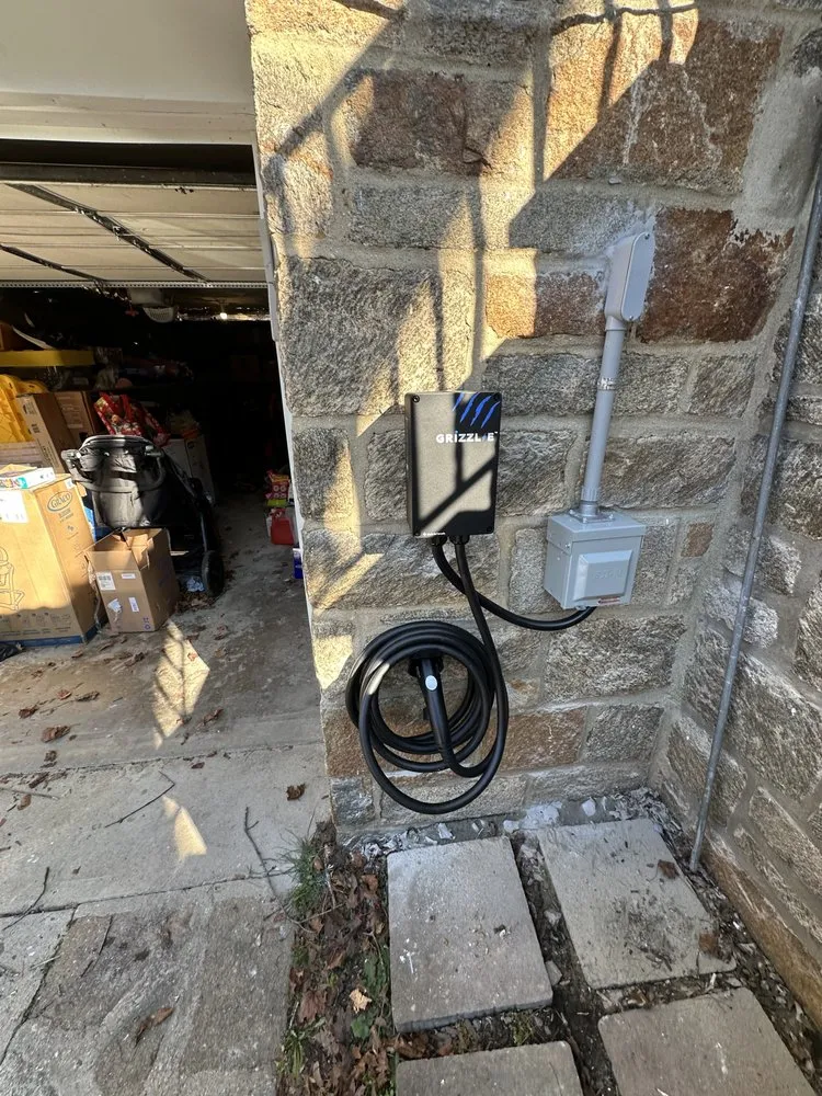 Slide of Electric Geeks