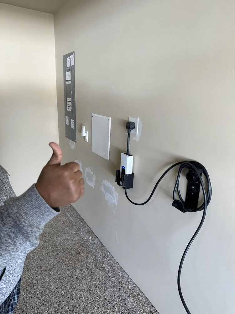 Slide of Electric Geeks