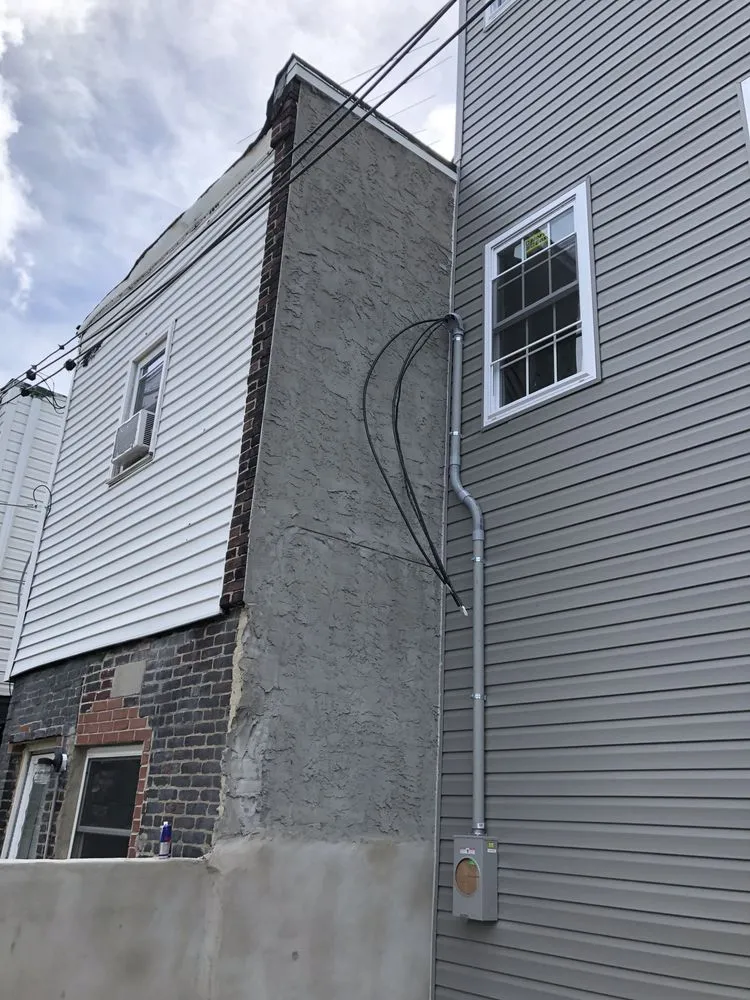 Slide of Electric Geeks