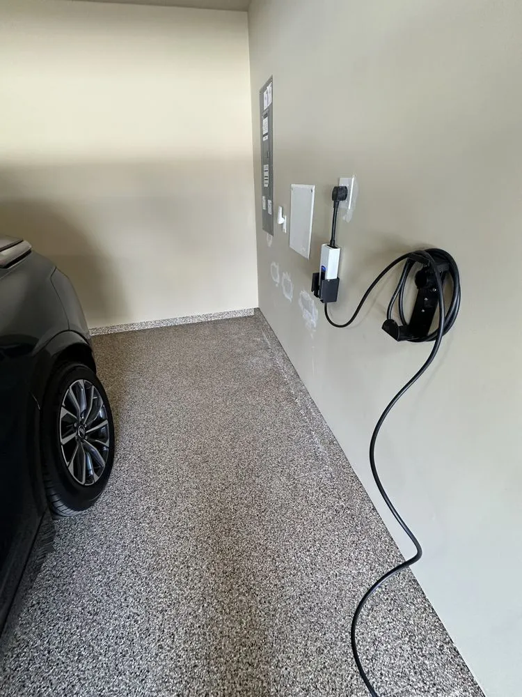 Slide of Electric Geeks