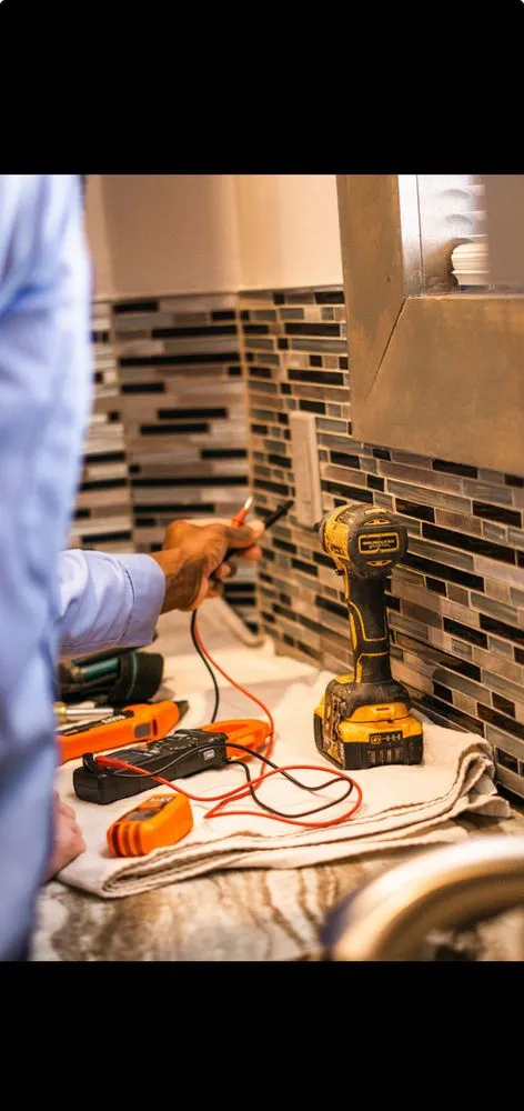 Slide of Electric Geeks