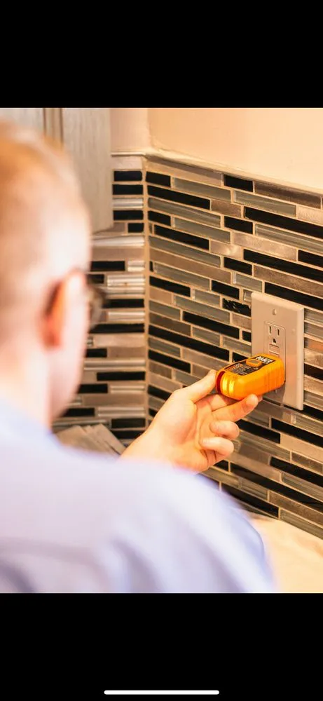 Slide of Electric Geeks