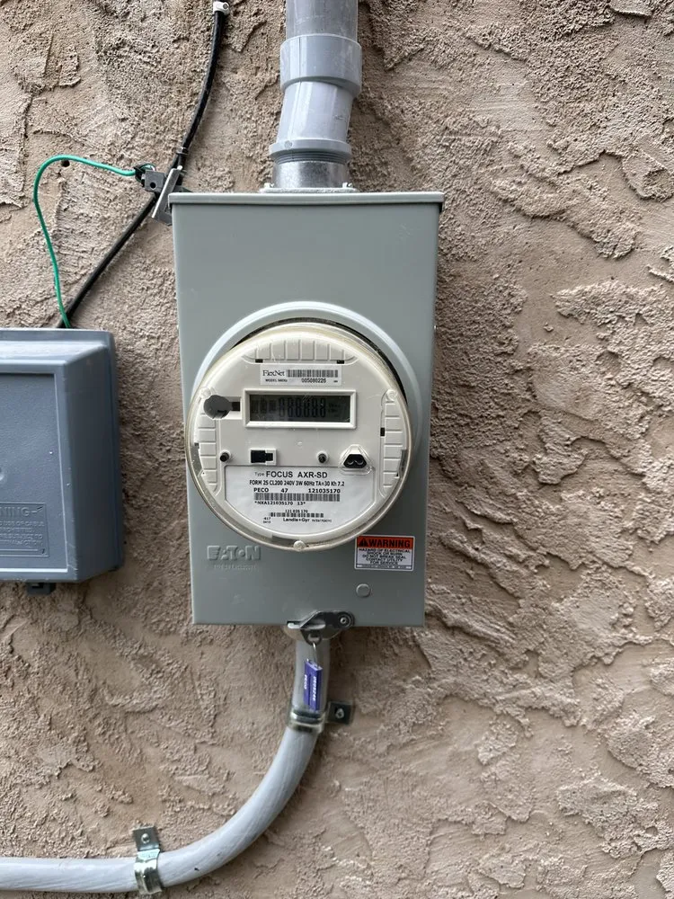 Slide of Electric Geeks