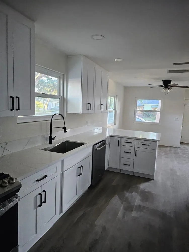 Slide of Electric Gonzalez