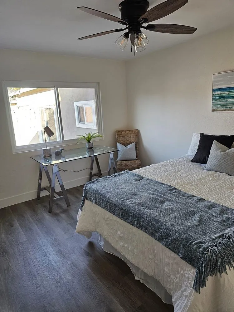 Slide of Electric Gonzalez