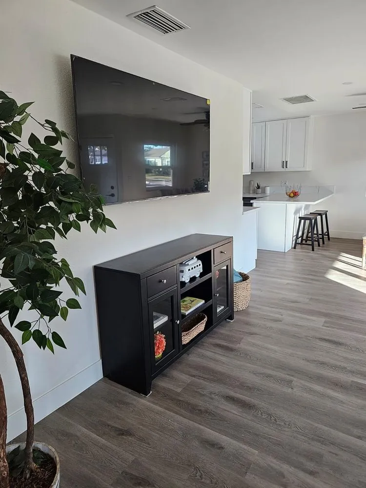 Slide of Electric Gonzalez