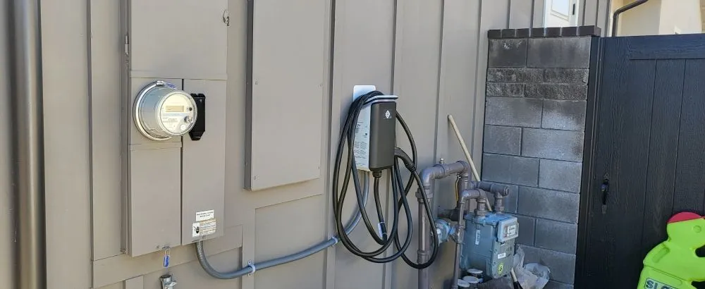 Slide of Electric Guru oc