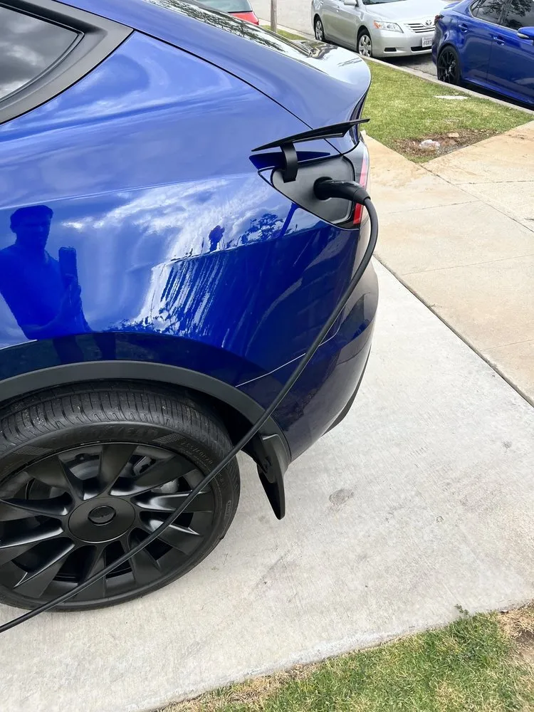 Slide of Electric Guru oc