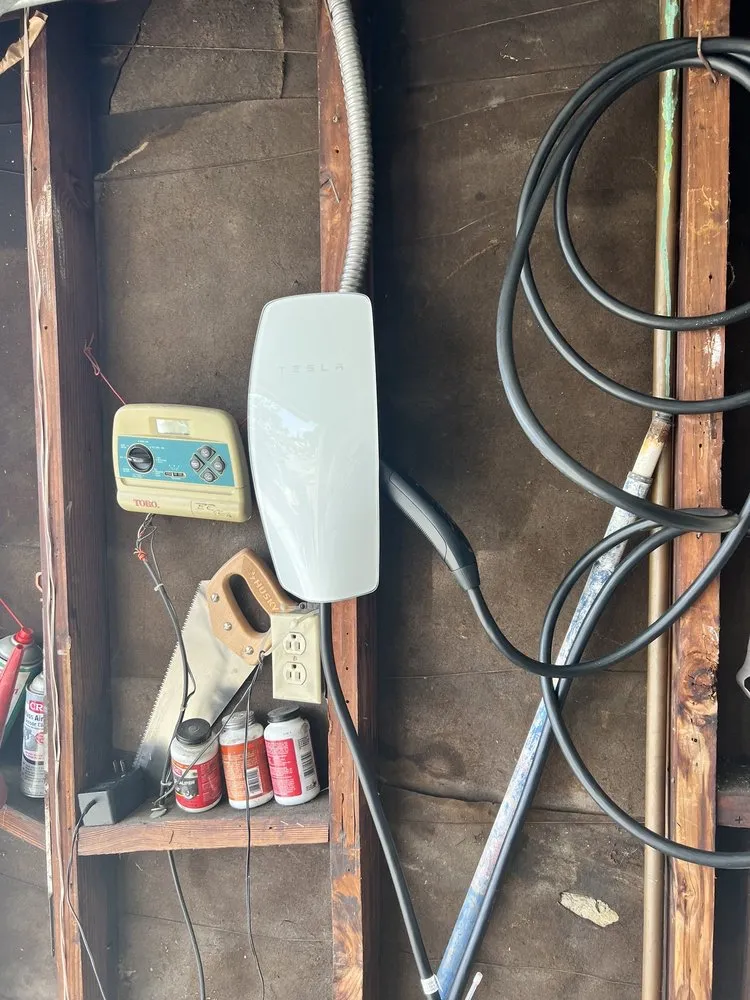 Slide of Electric Guru oc