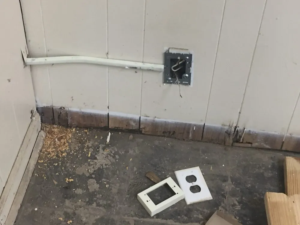 Slide of Electric Handyman Service