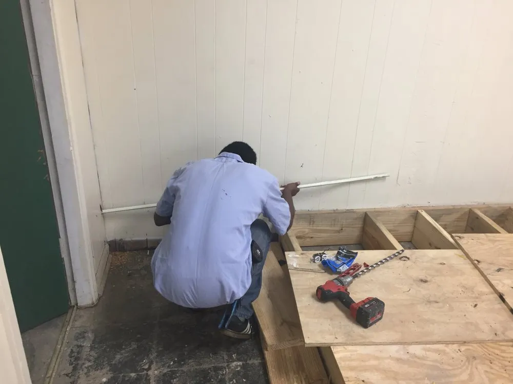 Slide of Electric Handyman Service