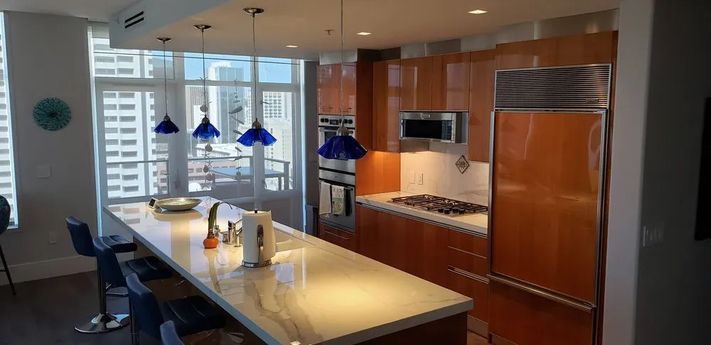 Slide of Electric Lee