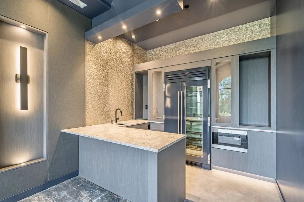 Slide of Electric Lee