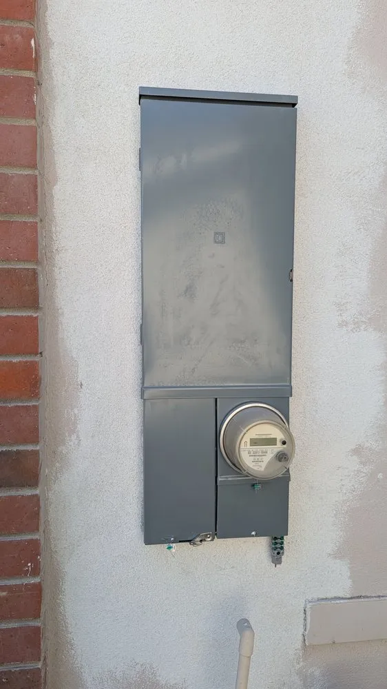 Certified electrical service for homes in emergency electrical service, by