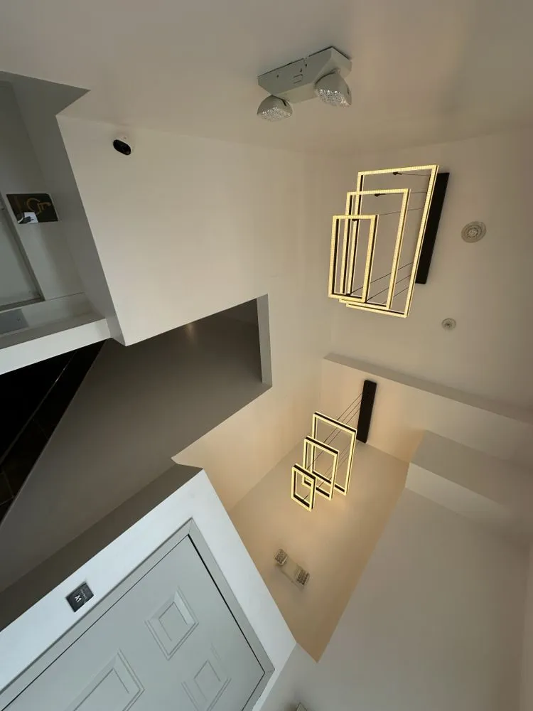 Slide of Electric Mont