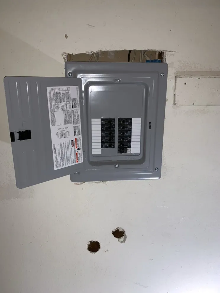 Reliable electrician providing emergency electrical service in Lake View Terrace, CA - Electric Smart