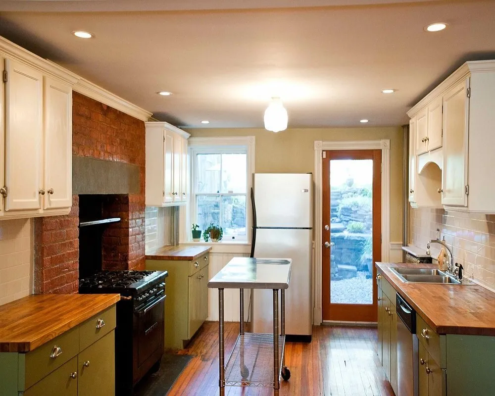 Emergency outlet and switch repair in ,  by Electric Star Enlyft Service