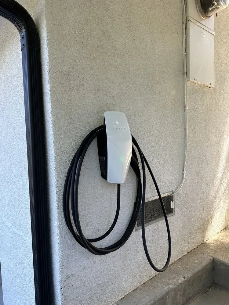 Slide of Electric Yeti