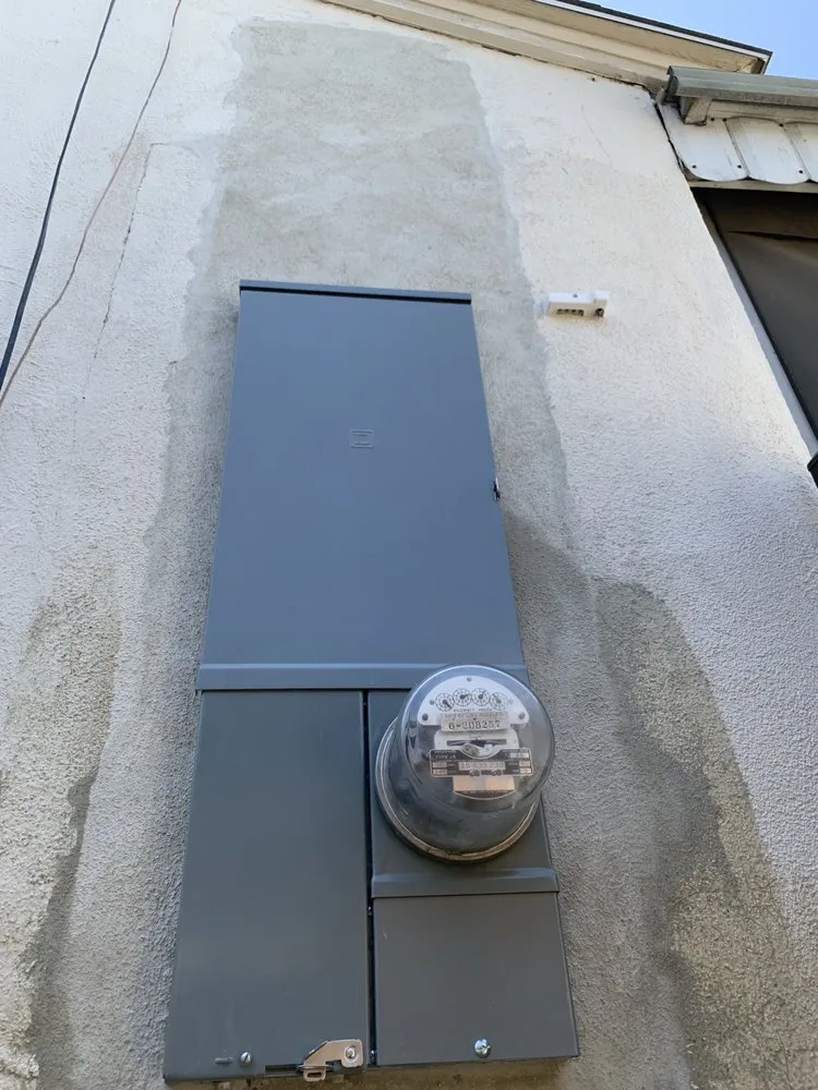 Slide of Electric Yeti