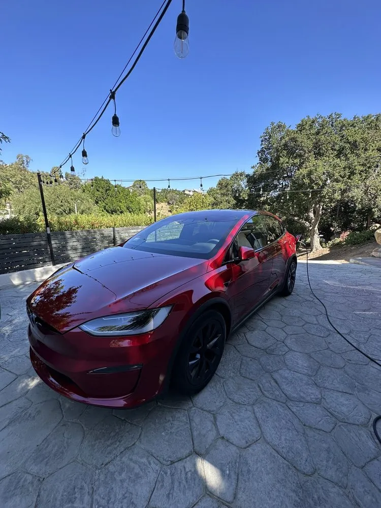 Slide of Electric Yeti