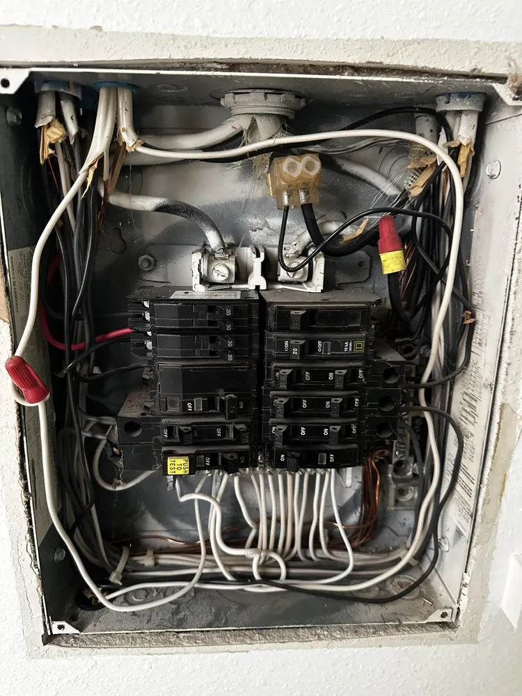 Slide of Electrical Detectives