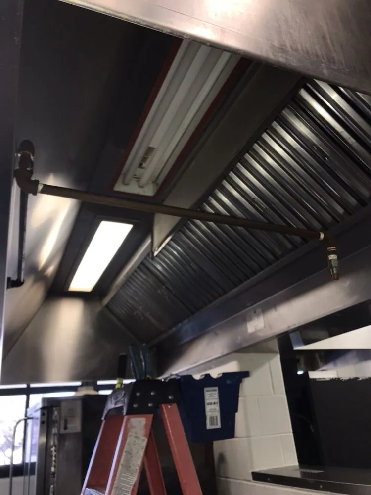 Affordable electrician providing electrical repair in ,