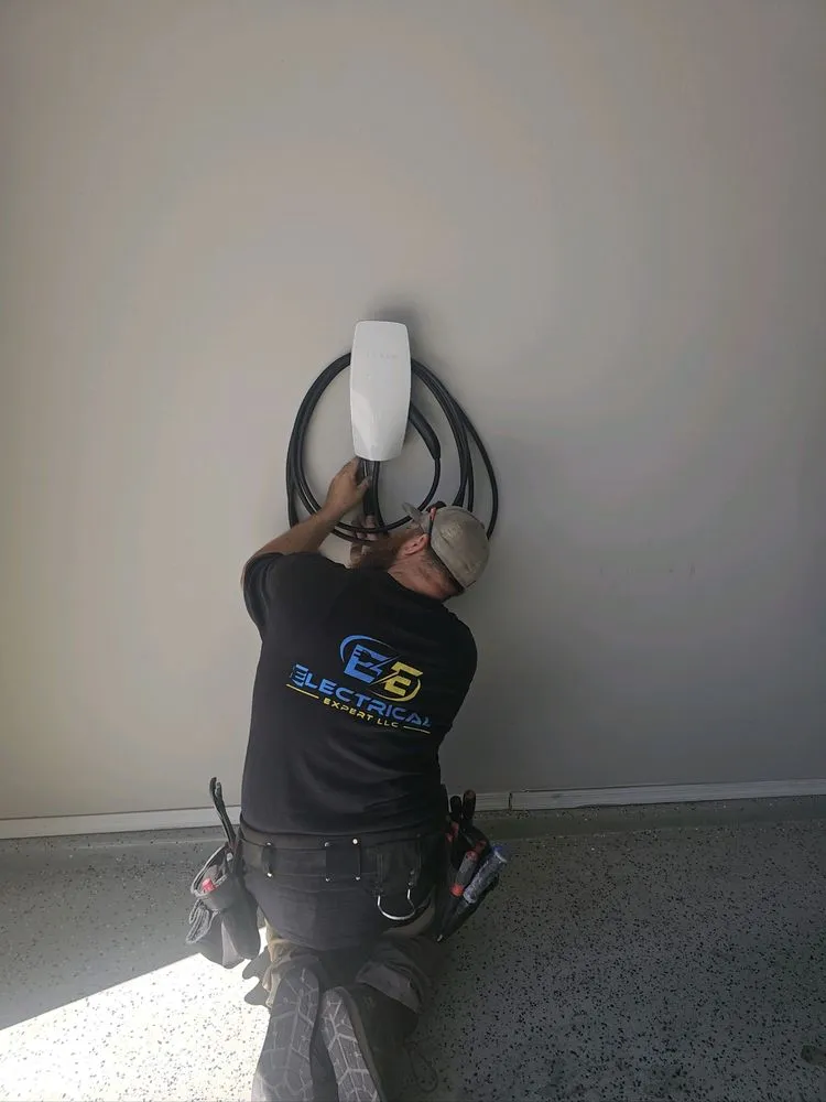 Slide of Electrical Expert