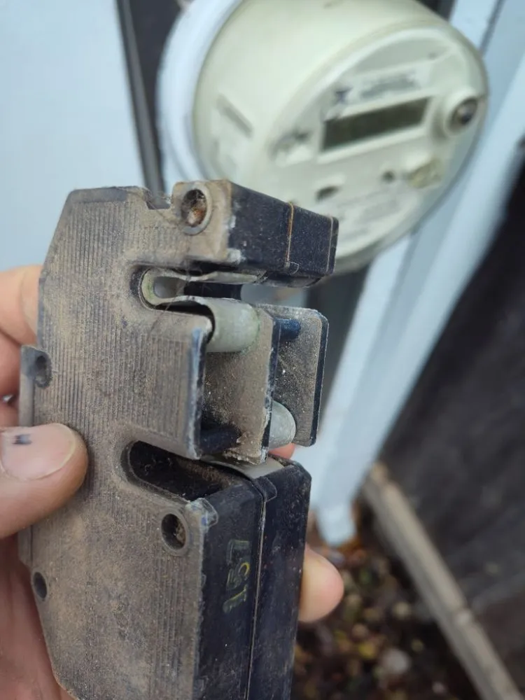 Slide of Electrical Gurus CO