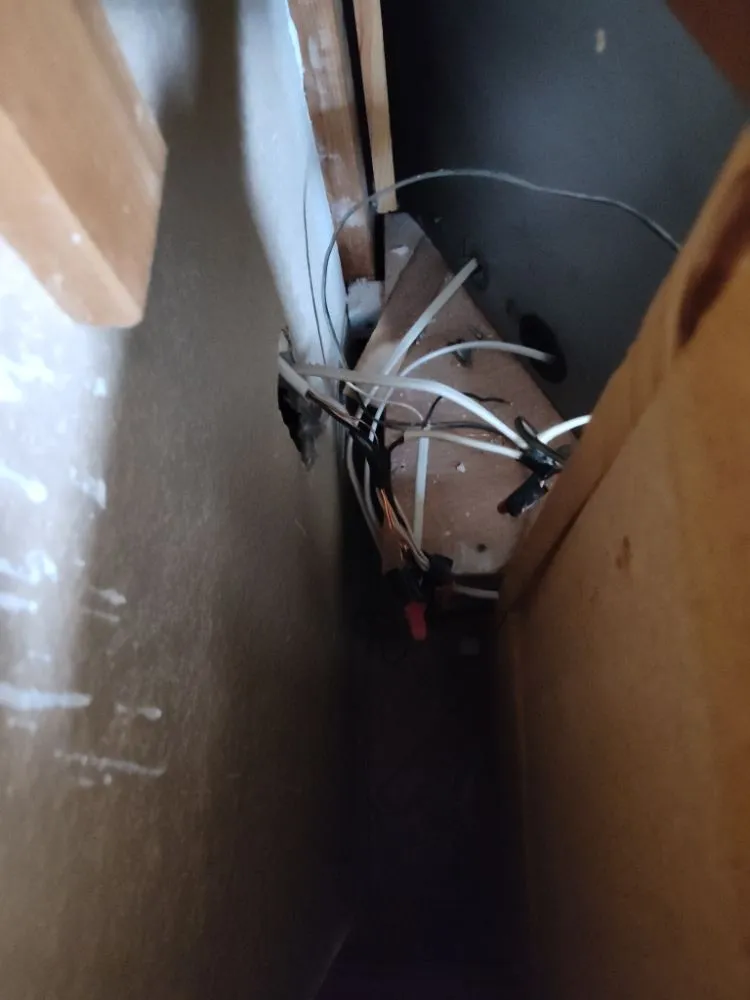 Slide of Electrical Gurus CO