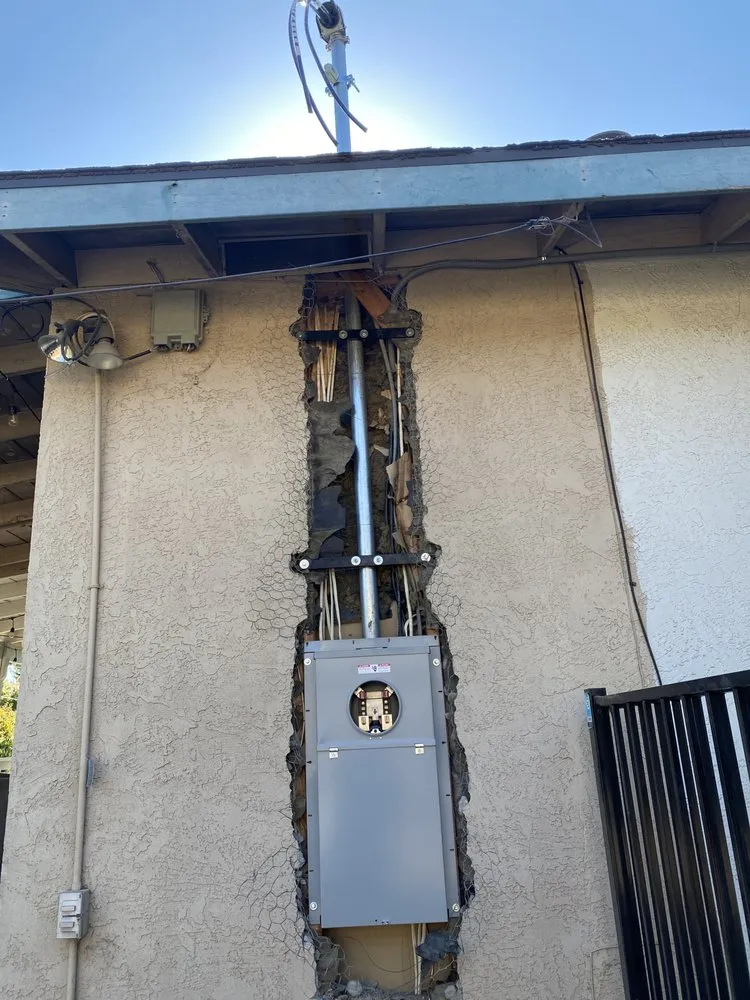 Slide of Electrical Gurus CO