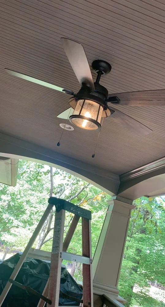 Trusted electrician providing emergency electrical service in , 