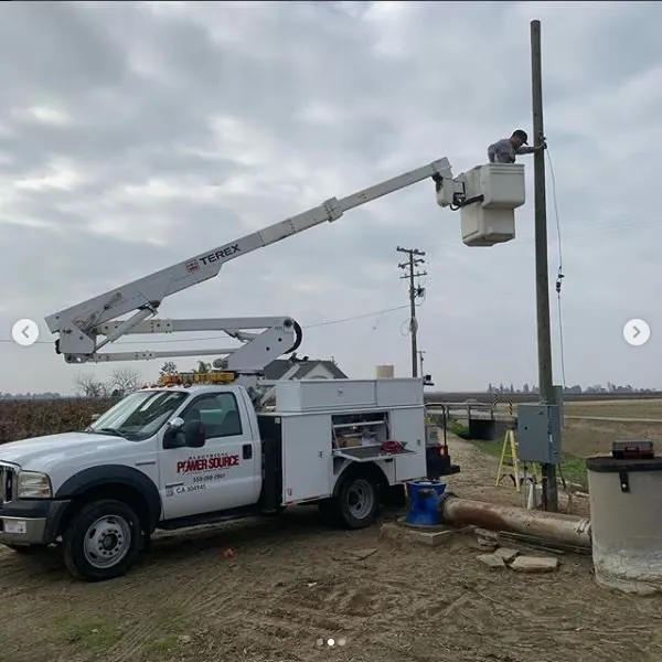 Emergency electrician providing outlet and switch repair in , 
