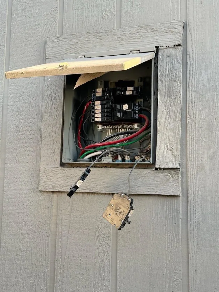 Reliable electrician providing wiring installation in , 