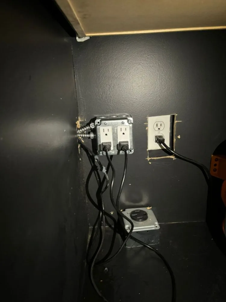 Slide of Electrical Services 24/7