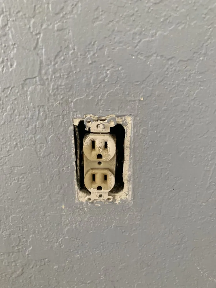 Slide of Electrical Wiz