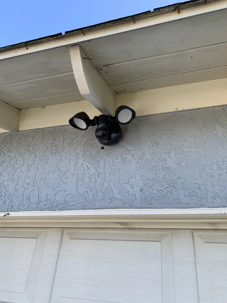 Slide of Electrical Wiz